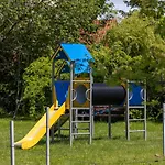 Szamotulanka - Wakacyjne - Plac Zabaw & Grill - By Renters