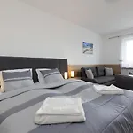 Apartamento Szamotulanka - Wakacyjne - Plac Zabaw & Grill - By Renters *