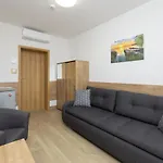 Apartamento Szamotulanka - Wakacyjne - Plac Zabaw & Grill - By Renters *