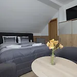 Szamotulanka - Wakacyjne - Plac Zabaw & Grill - By Renters Apartamento Rewal