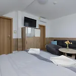 Szamotulanka - Wakacyjne - Plac Zabaw & Grill - By Renters Appartamento Rewal