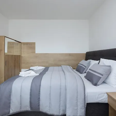 Szamotulanka - Wakacyjne - Plac Zabaw & Grill - By Renters * Rewal