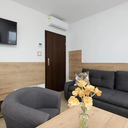 Szamotulanka - Wakacyjne - Plac Zabaw & Grill - By Renters Rewal