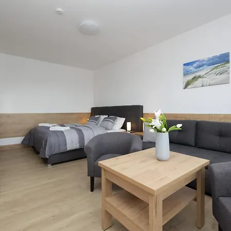 Apartment Szamotulanka - Wakacyjne - Plac Zabaw & Grill - By Renters *