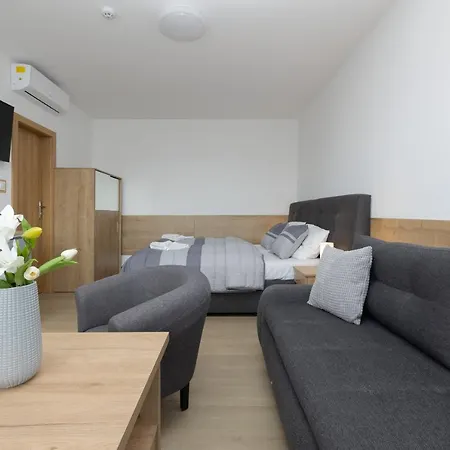 Szamotulanka - Wakacyjne - Plac Zabaw & Grill - By Renters