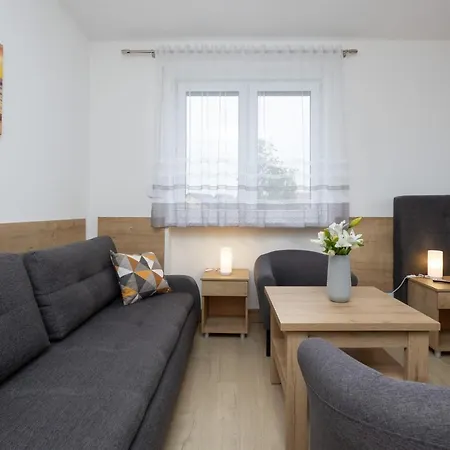 Szamotulanka - Wakacyjne - Plac Zabaw & Grill - By Renters Apartment Rewal