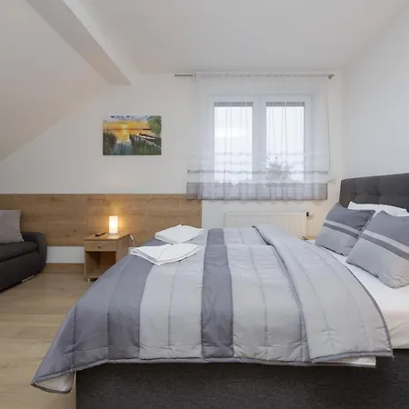 Szamotulanka - Wakacyjne - Plac Zabaw & Grill - By Renters Apartment *