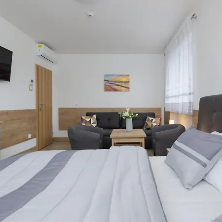 Szamotulanka - Wakacyjne - Plac Zabaw & Grill - By Renters Rewal