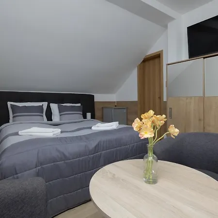 Szamotulanka - Wakacyjne - Plac Zabaw & Grill - By Renters Apartment Rewal