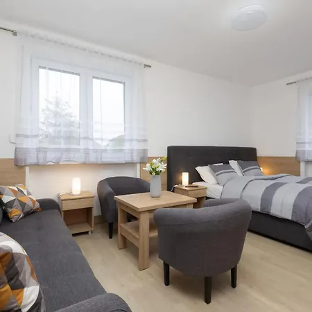 Szamotulanka - Wakacyjne - Plac Zabaw & Grill - By Renters Apartman