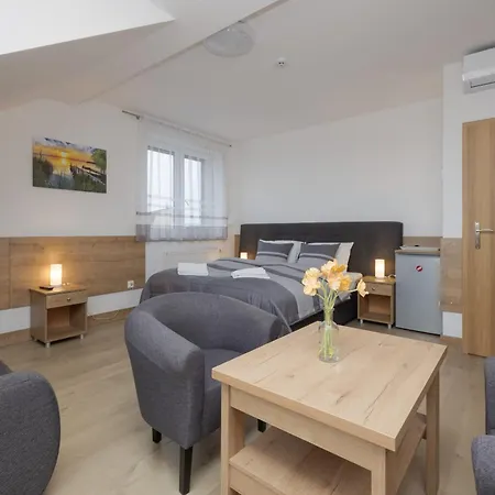 Szamotulanka - Wakacyjne - Plac Zabaw & Grill - By Renters Rewal